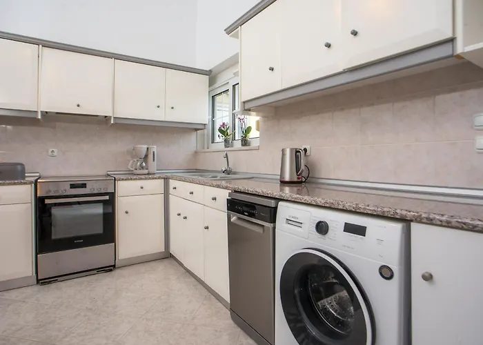 Margerita 2 Bedroom Apartamento Asgourou